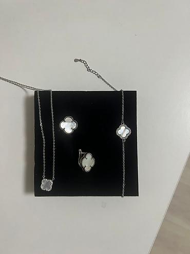 Серебро 925 пробы
Серьги 
Цепочка
Браслет