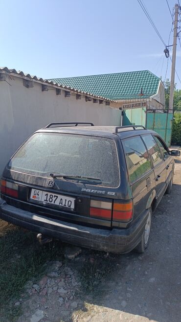 срочно продать машину: Volkswagen Passat: 1989 г., 1.8 л, Механика, Бензин, Универсал