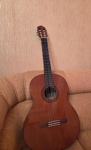 Yamaha gitar Oz qiymeti 250 Klassik akustik gitara - Korpus: tam