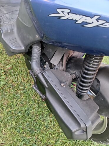 Ostali motocikli i skuteri: SYM skuter u plavoj boji, idealan za gradsku vožnju. Poseduje udobno na lalafo.rs — 6 Ostali motocikli i skuteri: SYM skuter u plavoj boji, idealan za gradsku vožnju. Poseduje udobno — 6