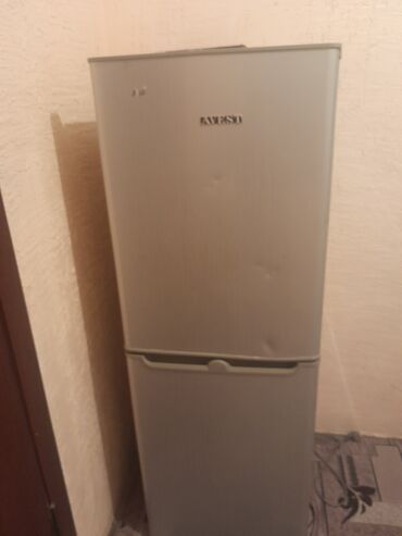 ищу холодильник: Двухкамерный Avest, цвет - Серый, Б/у