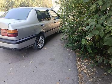 Унаа: Volkswagen Vento: 1995 г., 1.8 л, Кол менен иштөөчү, Бензин, Седан — 7