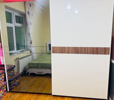 islenmis yataq desti satilir: Dolab iki tumba ve tremo yaxshi veziyyetde satilir,hec bir deffekti