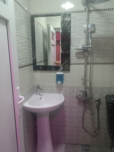 Uzunmüddətli kirayə mənzillər: Yol kenarinda Marshurut dayanacaginin arxasinda 3cu mertebede -da lalafo.az — 10 Uzunmüddətli kirayə mənzillər: Yol kenarinda Marshurut dayanacaginin arxasinda 3cu mertebede — 10