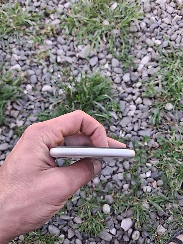 Apple iPhone: IPhone 11, 64 GB, Ağ, Face ID — 4