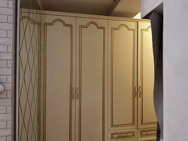 iwlenmiw mebel: Materialı Emdeefdı. Maraqlı işləmələrlə. Tam ideal vəziyyətdədir