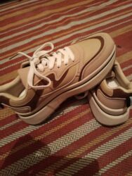 qara qadın krosovkaları: Ölçü: 37, rəng - Bej, Yeni