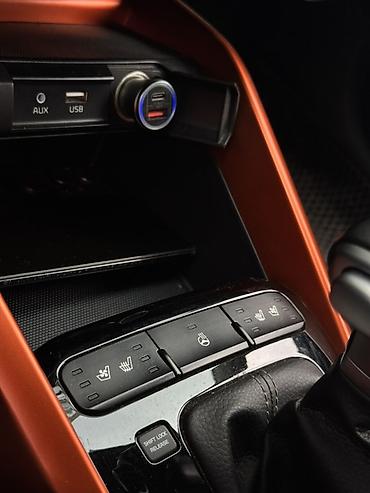 Kia: Kia Stonic: 2019 г., Кроссовер — 16