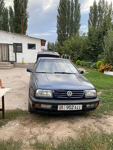 v klass: Volkswagen Vento: 1991 г., 1.8 л, Седан — 6