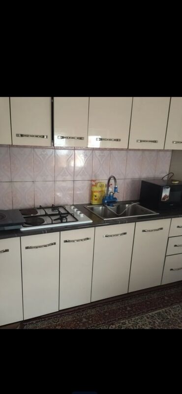 частный дом на аренду: 55 м², 3 комнаты, Парковка, Забор, огорожен