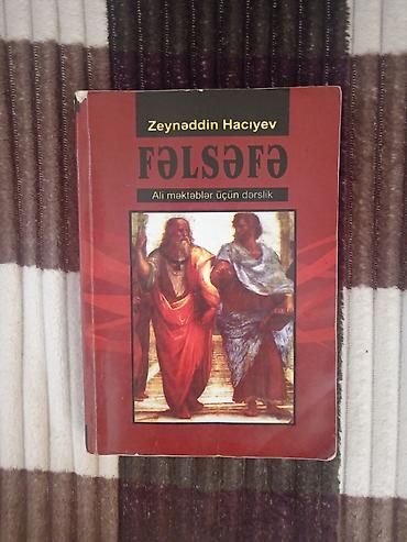 Fəlsəfə kitabı satılır. Tələbələr, müəllimlər, magistrantlar və