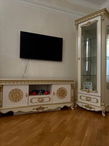 Komod, TV stend