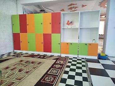 Комплект парт и стульев: Комплект парты и стула, Платная доставка — 25