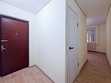 Продажа квартир: 1 комната, 35 м², 8 мкр Хрущевка, 1 этаж, Свежий ремонт — 4