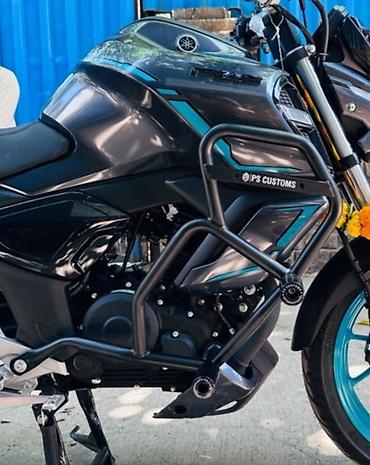 on panel: Yamaha FZS üçün tam çərçivəli qoruyucu crash guard dəsti (duqa) - — 2