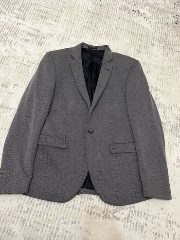 мужской пиджак воротник стойка: Костюм M (EU 38), L (EU 40)