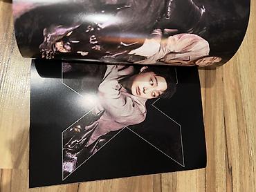 Kasete, CD i DVD: K‑pop set: magazini, albumi, stikeri i sitni merch Prodajem svoje — 16