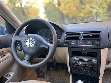 Унаа: Volkswagen Jetta: 1999 г., 2.8 л, Кол менен иштөөчү, Бензин, Седан — 4