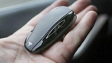 tesla charger: Tesla Model 3/Y “Key Fob” – ağıllı avtomobil açarı - Orijinal Tesla — 2