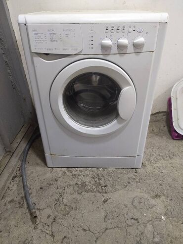Lüğətlər: Paltaryuyan maşın Indesit, 5 kq, İşlənmiş, Avtomat, Qurutma var, Kredit yoxdur, Ünvandan götürmə