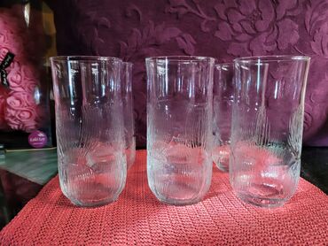 Čaše: Case nove iz 80ih Arcoroc univerzalne. Francuske case sa listovima — 1