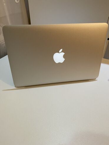 Apple: MacBook Air 11 (2011) 64 gb Intel core i5 Yeni kimidir Ustada olmuyub