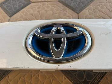 range over: Накладка крышки багажника Toyota, 2017 г., Б/у, Оригинал — 4