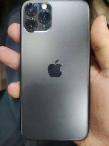 Apple iPhone: IPhone 11 Pro, Б/у, 128 ГБ, Черный, Чехол, 72 %