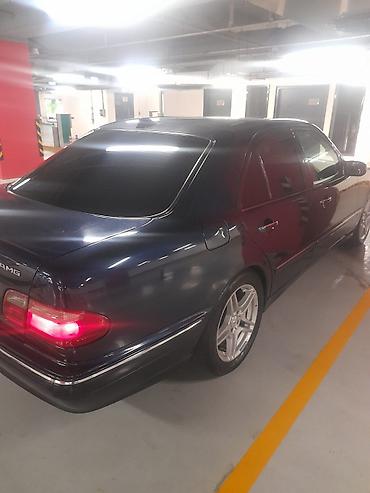 momo sukan: Mercedes-Benz E-Class sedan (W210) - Kuzov: tünd mavi, 4 qapılı sedan — 10
