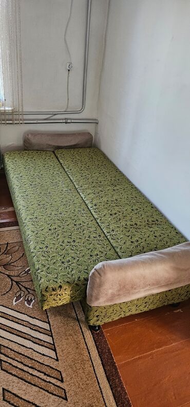 2 ярусная кровать с диваном: Раскладной диван, Двухстворчатая