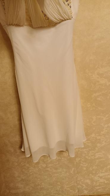 Ziyafət donları: Ağ don,2dəfə geyinilib.200azn alınıb — 8