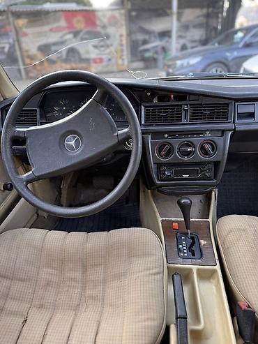 mark2 100: Mercedes-Benz 190: 1984 г., 2 л, Автомат, Бензин, Седан — 4