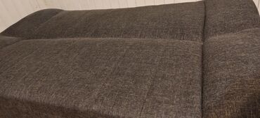 Sofe i kaučevi: Kauc (lezaj) klik-klak sistem sa makazama. Braon boja. U perfektnom — 9