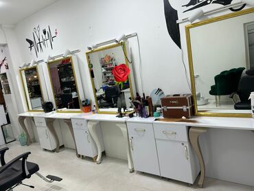 Salon masaları: ✔️250 man(Əcəmi metrosu). 4 dest salon güzgüsü+ yanındakı şkaflarla