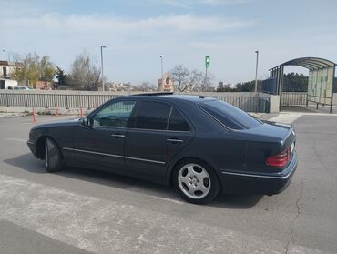 Mercedes-Benz: Mercedes-Benz E-Class: 3.2 l | 2000 il Sedan — 10