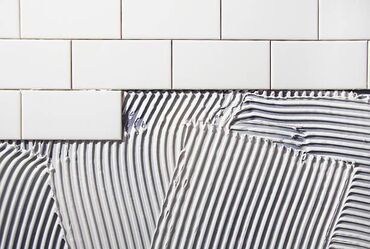 Plitə işləri: Salam, Hər növ keramik plitə keyfiyyətli şəkildə divar və yer səthinə — 5