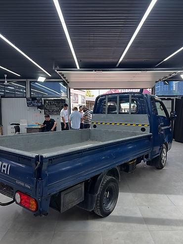 1000: Hyundai Porter (однокабинный малотоннажный бортовой грузовик) - — 1