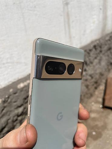 Google: Google Pixel 7 Pro — 8