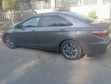 спортивная авто: Toyota Camry: 2015 г., 2.5 л, Автомат, Бензин, Седан