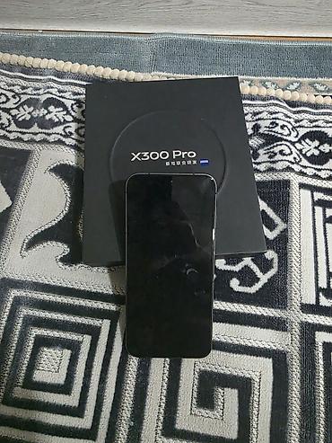 d19 pro v2: Vivo X300 Pro, Б/у, 256 ГБ, цвет - Черный, 2 SIM — 1