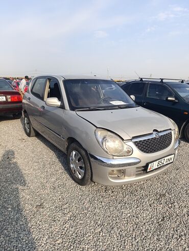 Daihatsu: Daihatsu Sirion: 2003 г., 1 л, Механика, Бензин, Хэтчбэк — 3