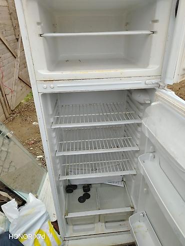 камера видеонаблюдения: Indesit iki kameralı soyuducu - Üst hissədə ayrıca dondurucu bölmə — 1