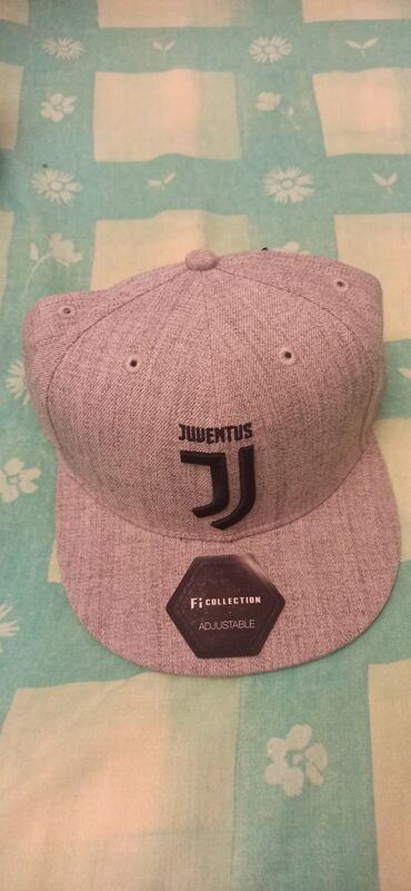 бейсболки кепки: Ювентус кепка и шарф оригинал с Италии привезли, цена за комплект