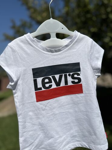 брюки s: Оригинал
Фирма:Levi’s 
В наличии
Возраст:9мес/1/2/4/6 лет
Цена :600