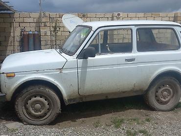 maşin satışı: LADA Niv təcili satlır Xüsusiyyətlər: - Daimi tam ötürücü (4x4) – — 4