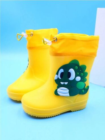 Čizme: Cena:2000din Dostupni — 9