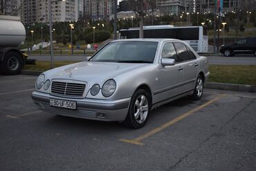 Mercedes-Benz: Mercedes-Benz E 200: 2 l | 1997 il Sedan