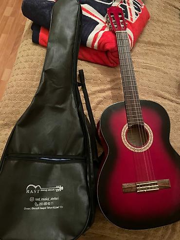 gitara qiymeti: Gitara satılır. İdeal vəziyyətdədir. Qiymət: 120 AZN. Ünvan: Yeni — 1