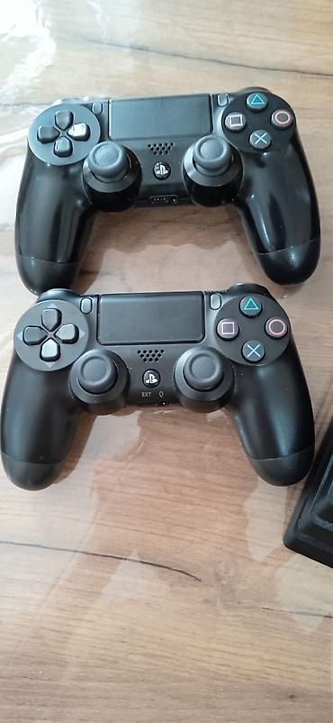 playstation icarəsi: Ps4pro 1tb yaddas .problem qətiyyən yoxdu 2eded pult biri orginal 2.a — 7
