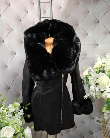 Krzneni kaputi: Sa postavom, bоја - Crna — 1